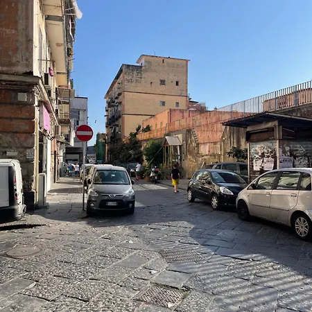 Lovely House ベッド・アンド・ブレックファスト ナポリ