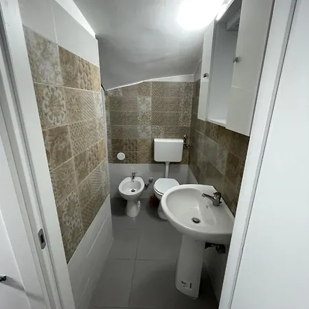 Lovely House Bed & Breakfast 4*