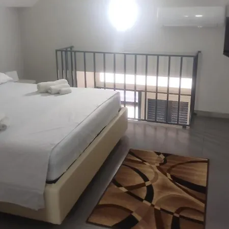 Lovely House 4*