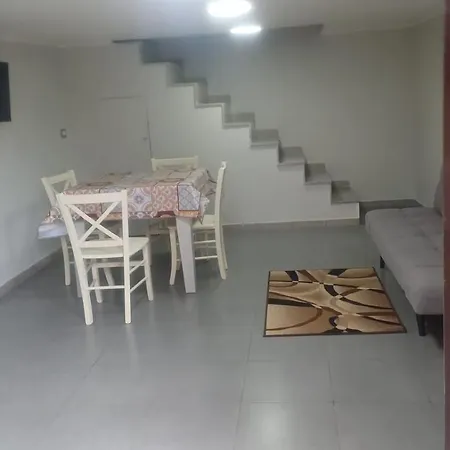 Lovely House Alojamento de Acomodação e Pequeno-almoço 4*